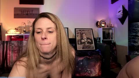 Snapshot of widthofapeach chatting on 02/03/25, 07:40 Gretchen Jimmy online show from 02/03/25, 07:40