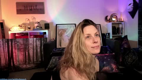 Snapshot of widthofapeach chatting on 02/04/25, 05:21 Gretchen Jimmy online show from 02/04/25, 05:21