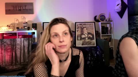 Snapshot of widthofapeach chatting on 02/06/25, 06:18 Gretchen Jimmy online show from 02/06/25, 06:18