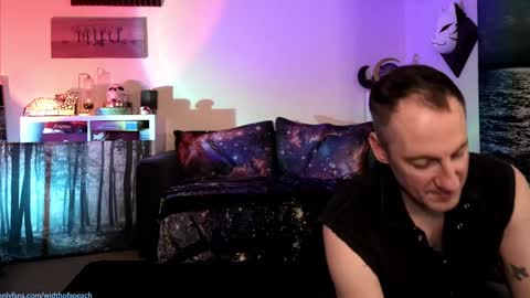 Snapshot of widthofapeach chatting on 02/19/25, 03:49 Gretchen Jimmy online show from 02/19/25, 03:49