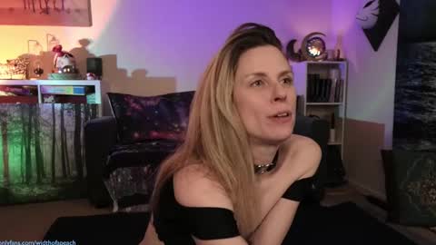 Snapshot of widthofapeach chatting on 03/11/25, 03:48 Gretchen Jimmy online show from 03/11/25, 03:48