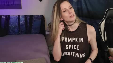 Snapshot of widthofapeach chatting on 09/23/25, 01:52 Gretchen Jimmy online show from 09/23/25, 01:52