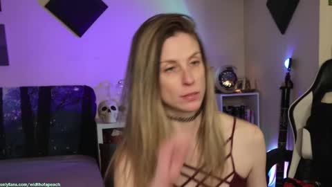 Snapshot of widthofapeach chatting on 10/07/25, 12:41 Gretchen Jimmy online show from 10/07/25, 12:41