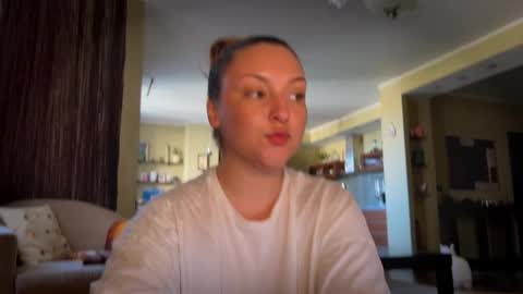 Snapshot of wievin chatting on 09/10/25, 12:05 VI online show from 09/10/25, 12:05
