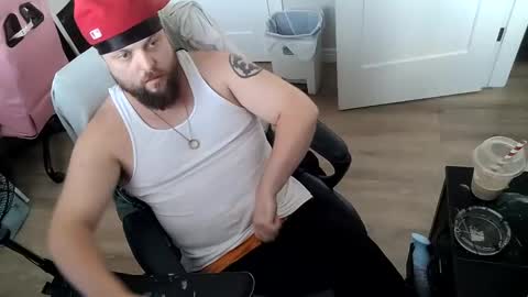 Snapshot of wifebeatershirtdude chatting on 10/06/25, 08:06 WiggaInAWifebeater online show from 10/06/25, 08:06