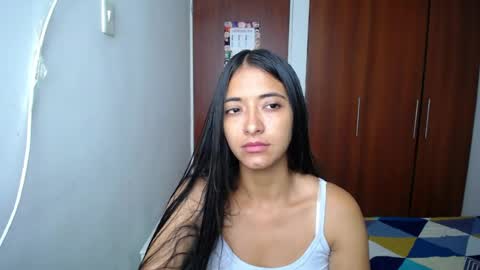 Snapshot of wifhot chatting on 05/25/26, 12:44 Ilauren online show from 05/25/26, 12:44