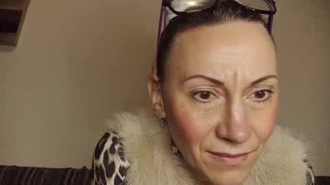 Nataly online show from 11/18/25, 08:46