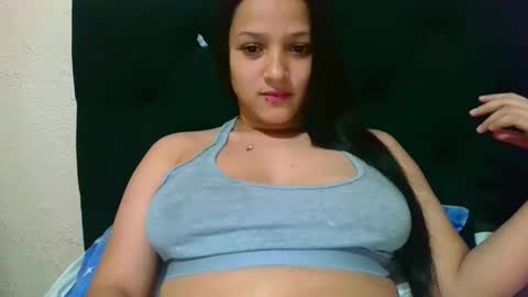 Snapshot of wild_moanaa chatting on 02/08/25, 01:00 Jennifer wild online show from 02/08/25, 01:00