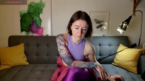 wild_peony online show from 04/12/26, 05:07