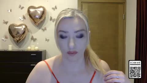 Snapshot of wild_silk_desire chatting on 04/27/26, 05:55 Alina online show from 04/27/26, 05:55