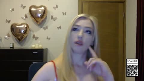 Snapshot of wild_silk_desire chatting on 05/23/26, 06:01 Alina online show from 05/23/26, 06:01