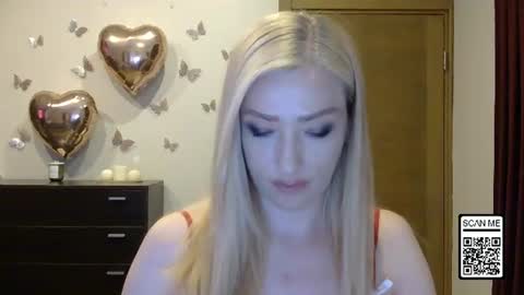Snapshot of wild_silk_desire chatting on 06/12/26, 03:55 Alina online show from 06/12/26, 03:55