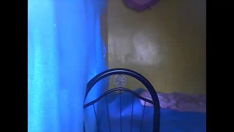 wild_sunflower11 online show from 09/23/25, 04:04