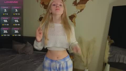 Ava online show from 02/25/25, 09:31