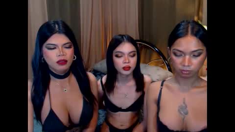 Snapshot of wildara chatting on 10/22/25, 10:59 wildara online show from 10/22/25, 10:59