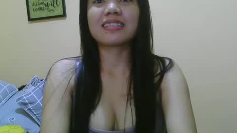 Snapshot of wildcamille chatting on 02/07/25, 12:17 camille online show from 02/07/25, 12:17
