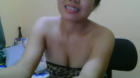 Snapshot of wildcamille chatting on 02/11/25, 03:08 camille online show from 02/11/25, 03:08
