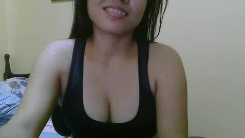 Snapshot of wildcamille chatting on 02/16/25, 05:15 camille online show from 02/16/25, 05:15