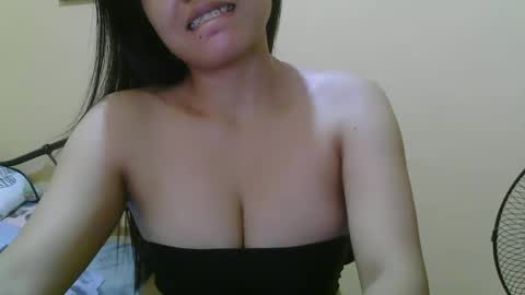 Snapshot of wildcamille chatting on 02/21/25, 05:46 camille online show from 02/21/25, 05:46