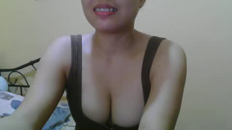 Snapshot of wildcamille chatting on 02/26/25, 10:26 camille online show from 02/26/25, 10:26