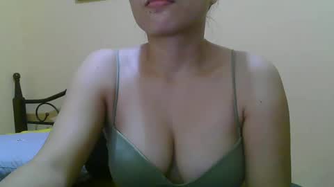 Snapshot of wildcamille chatting on 03/02/25, 05:33 camille online show from 03/02/25, 05:33