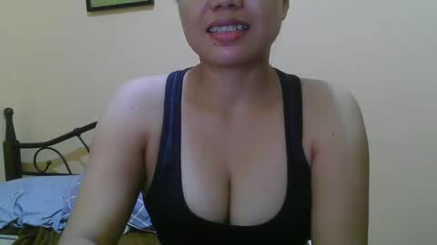 Snapshot of wildcamille chatting on 03/10/25, 02:06 camille online show from 03/10/25, 02:06