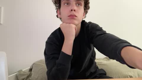 Snapshot of wilddesire18 chatting on 09/29/25, 02:00 wilddesire18 online show from 09/29/25, 02:00