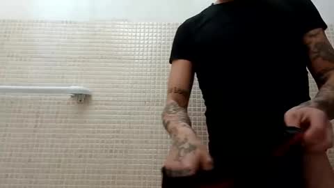 Snapshot of wilddope chatting on 12/17/24, 07:48 the alpha man online show from 12/17/24, 07:48