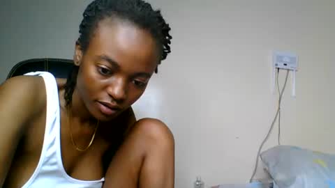 Snapshot of wildflowr chatting on 06/18/26, 01:28 wildflowr online show from 06/18/26, 01:28
