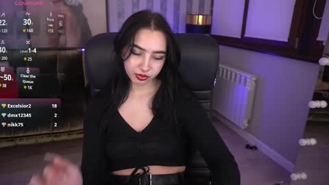 Snapshot of wildkittenx_ chatting on 02/27/25, 03:25 Alena online show from 02/27/25, 03:25