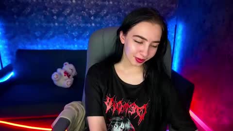 Snapshot of wildkittenx_ chatting on 03/01/25, 05:27 Alena online show from 03/01/25, 05:27