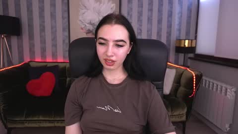 Snapshot of wildkittenx_ chatting on 03/12/25, 01:51 Alena online show from 03/12/25, 01:51