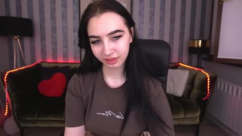 Snapshot of wildkittenx_ chatting on 03/12/25, 05:49 Alena online show from 03/12/25, 05:49