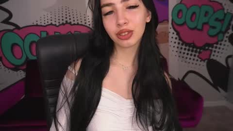 Snapshot of wildkittenx_ chatting on 09/10/25, 05:51 Alena online show from 09/10/25, 05:51