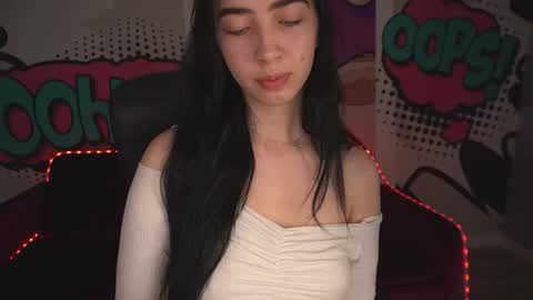 Snapshot of wildkittenx_ chatting on 09/20/25, 05:41 Alena online show from 09/20/25, 05:41