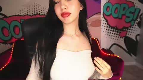 Snapshot of wildkittenx_ chatting on 09/25/25, 05:55 Alena online show from 09/25/25, 05:55