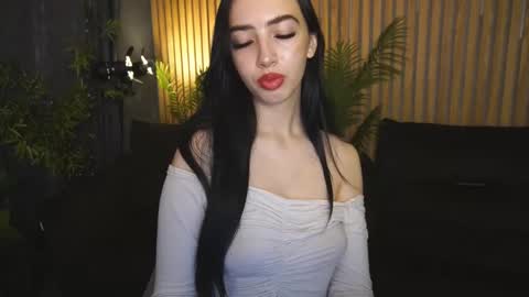 Snapshot of wildkittenx_ chatting on 10/14/25, 06:03 Alena online show from 10/14/25, 06:03