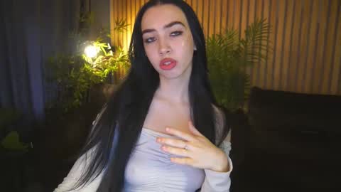 Snapshot of wildkittenx_ chatting on 10/22/25, 06:46 Alena online show from 10/22/25, 06:46