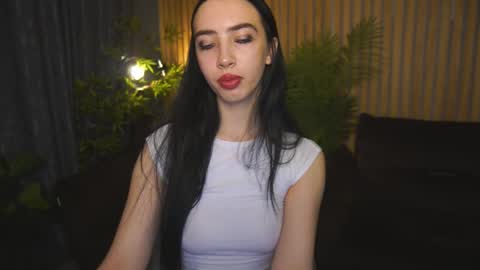 Snapshot of wildkittenx_ chatting on 10/23/25, 05:51 Alena online show from 10/23/25, 05:51