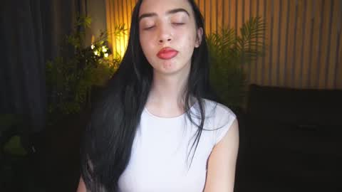 Snapshot of wildkittenx_ chatting on 10/24/25, 07:05 Alena online show from 10/24/25, 07:05