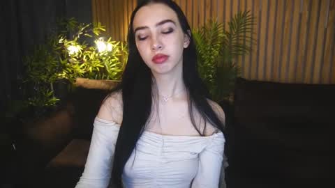 Snapshot of wildkittenx_ chatting on 10/31/25, 07:09 Alena online show from 10/31/25, 07:09