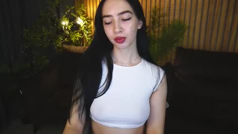 Snapshot of wildkittenx_ chatting on 11/04/25, 06:45 Alena online show from 11/04/25, 06:45