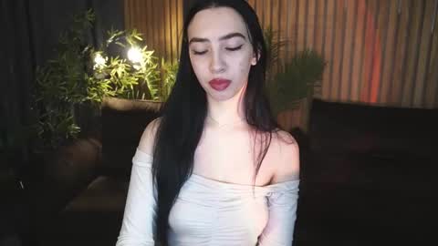 Snapshot of wildkittenx_ chatting on 11/07/25, 07:19 Alena online show from 11/07/25, 07:19