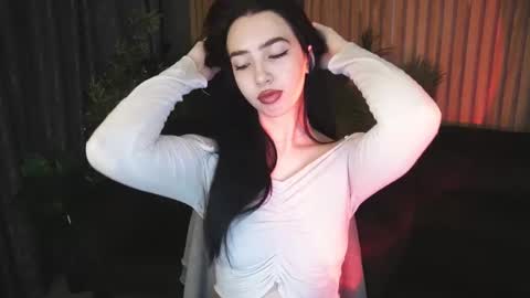 Snapshot of wildkittenx_ chatting on 11/10/25, 06:45 Alena online show from 11/10/25, 06:45