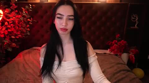 Snapshot of wildkittenx_ chatting on 11/13/25, 06:45 Alena online show from 11/13/25, 06:45