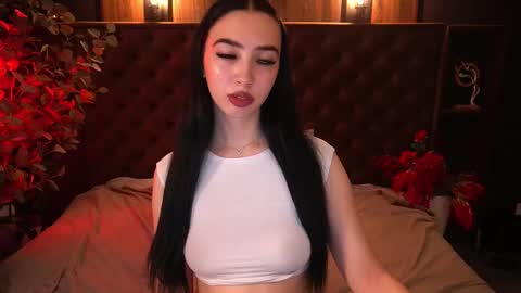 Snapshot of wildkittenx_ chatting on 11/18/25, 06:40 Alena online show from 11/18/25, 06:40