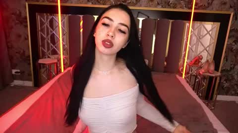 Snapshot of wildkittenx_ chatting on 11/28/25, 07:00 Alena online show from 11/28/25, 07:00