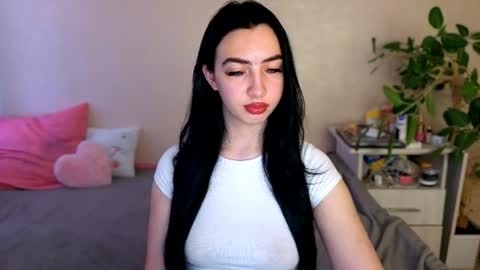 Alena online show from 06/25/26, 05:12