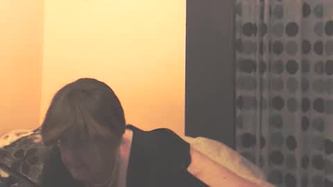 WildRedCat online show from 11/19/25, 10:21