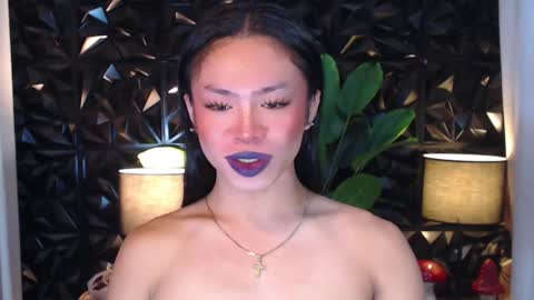 Snapshot of wildroxie chatting on 12/12/24, 06:21 ROXIE online show from 12/12/24, 06:21